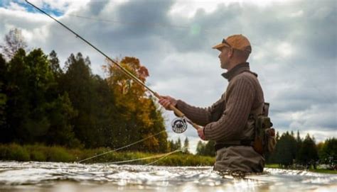 6 Best Fly Fishing Sling Packs (2023 Buyer's Guide) - Cast and Spear