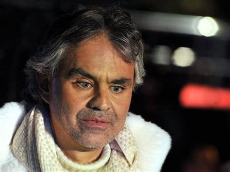 Andrea Bocelli with his eyes wide open : creepy