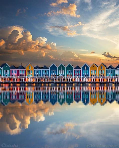 Spectacular waterfront in Houten, Netherlands (credit: chiukiamsterdam) : r/pics