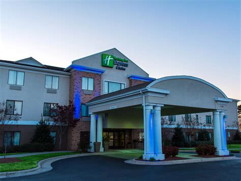 Hotels in Kinston, NC | Holiday Inn Express & Suites Kinston