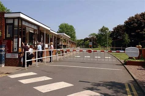 'Holiday camp' prison with most escapees in UK lets lags out for weekly fun-run - Mirror Online