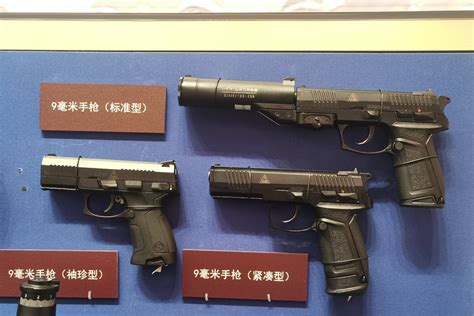 Chinese QSZ-92A, QSZ-92B and QSZ-193 9mm handguns [1527x1018] : r/MilitaryPorn