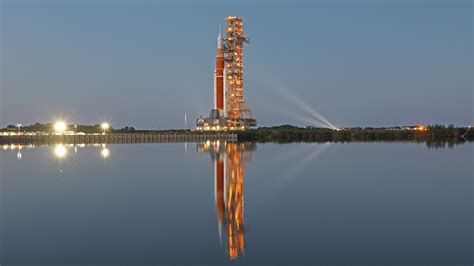 NASA’s SLS Moon Rocket Reaches Launchpad for the First Time - The New ...