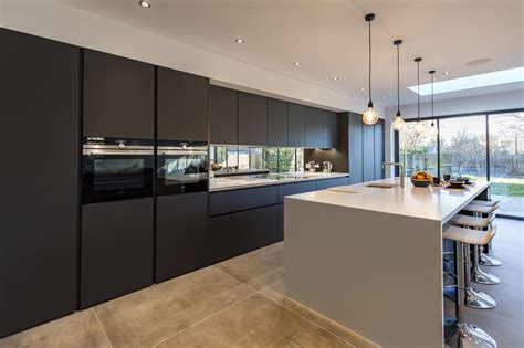 Modern Handleless Kitchen in Carbon Grey colour, from Leicht, in Kew