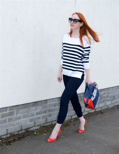 Stripe top, red shoes and navy capri pants | Outfit ideas