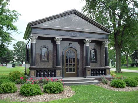 5 Reasons to Choose a Mausoleum