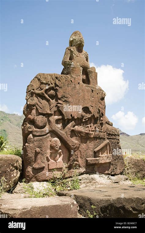 A sculpture on nuku hiva Stock Photo - Alamy