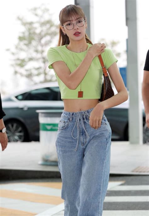 Lisa of Blackpink Looked Ravishing as Always at Incheon Airport | Blackpink fashion, Asian ...