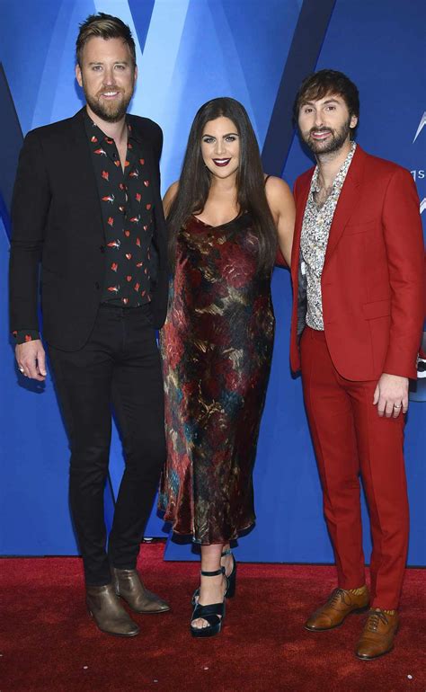 CMAs 2017: Dave Haywood and Pregnant Wife Kelli Walk Red Carpet