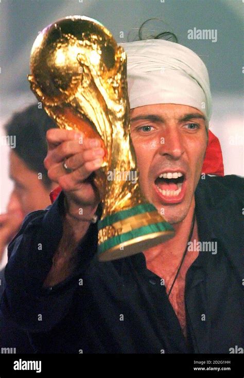 Gianluigi buffon world cup trophy hi-res stock photography and images - Alamy