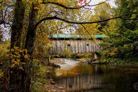 Covered Bridge in the fall 1429420 Stock Photo at Vecteezy