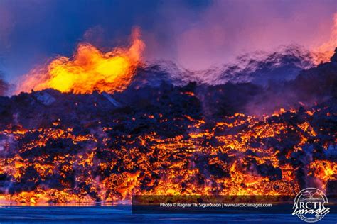 Dramatic Close-Ups of a Volcanic Eruption in Iceland Photos - ABC News