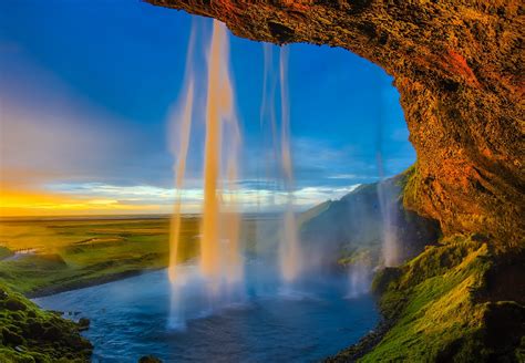 Iceland in August: Weather, What to Pack, Places to Visit, Popular FAQs