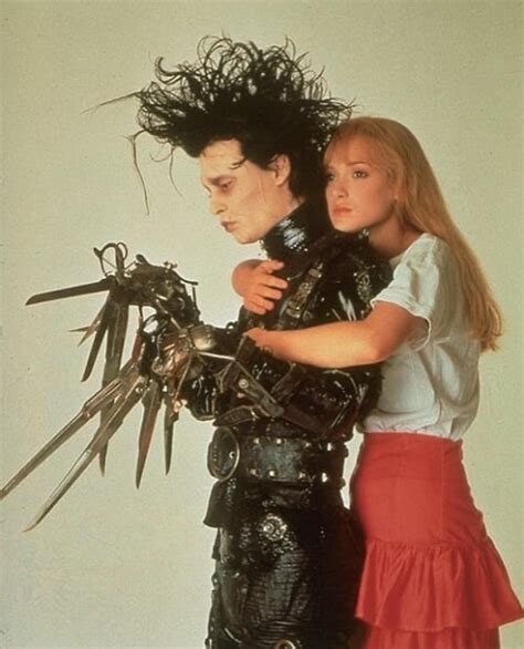 Johnny Depp and Winona Ryder in Edward Scissorhands (1990) - 9GAG