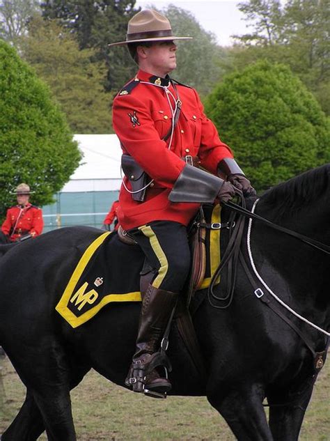 Royal Canadian Mounted Police. Real Policía Montada de Canada. I Am ...