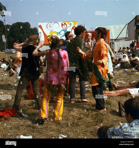 Hippies 1960's hi-res stock photography and images - Alamy