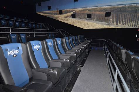 Holtsville Movie Theater | Island 16: Cinema de Lux - Showcase Cinemas - US