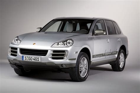 Porsche Enters The Hybrid Game With The Porsche Cayenne S Hybrid ...