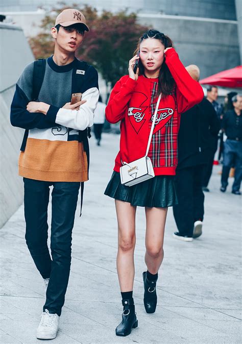 Top 40 StreetStyle From Seoul Fashion Week | Chinese fashion street, Seoul fashion, Korean ...