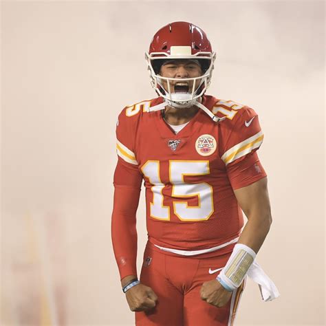 Chiefs' Patrick Mahomes to Start vs. Titans After Recovering from Knee ...