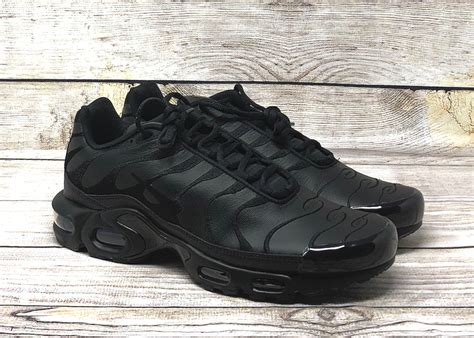 Nike Air Max Plus Leather Triple Black