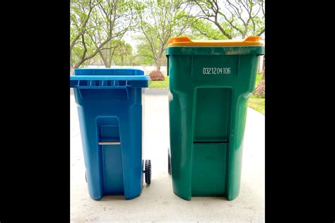 Meadowlakes and Waste Management compromise on recycling bin sizes - DailyTrib.com