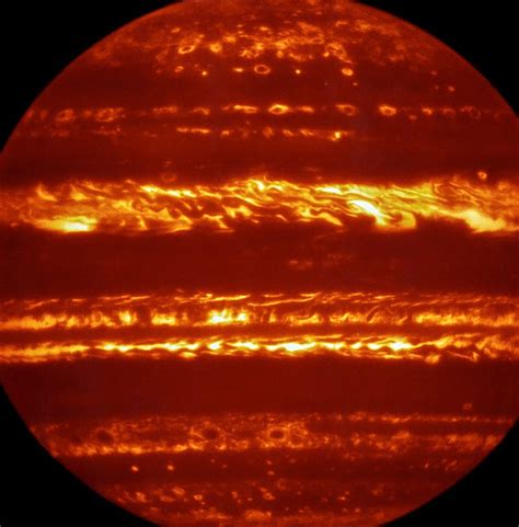 This Picture Shows Something Strange Happening in Jupiter's Atmosphere | Gizmodo UK