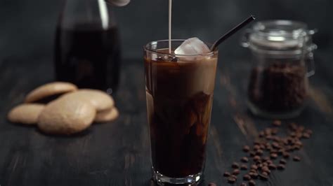 Milk Being poured on Cookies image - Free stock photo - Public Domain photo - CC0 Images