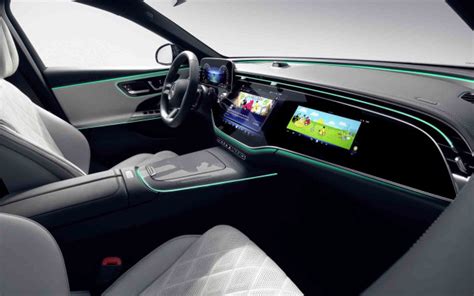 Mercedes shows high-tech interior of redesigned 2024 E-Class