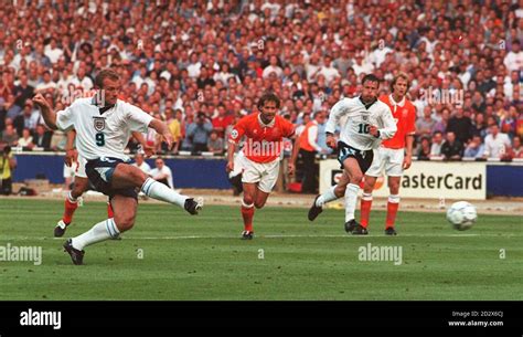 Alan shearer england holland 1996 hi-res stock photography and images ...