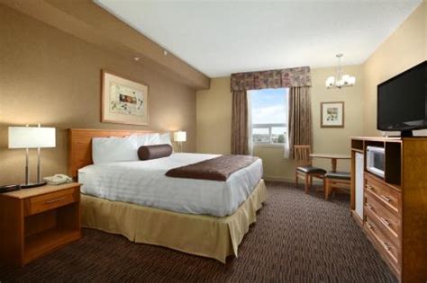 Days Inn & Suites by Wyndham West Edmonton Edmonton, Alberta, Canada ...