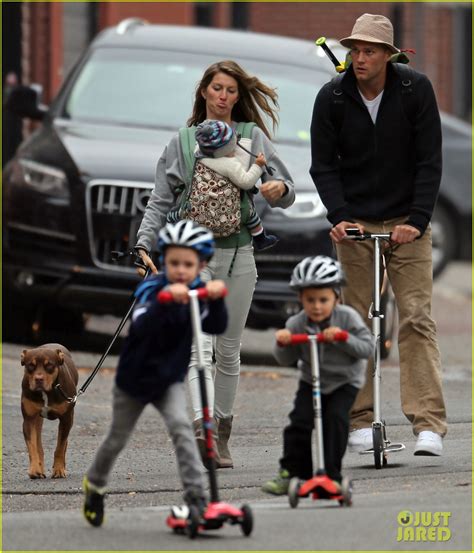 Gisele Bundchen & Tom Brady: Park Playtime with the Kids!: Photo ...