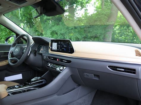 2020 Hyundai Sonata Hybrid: 110 Interior Photos | U.S. News