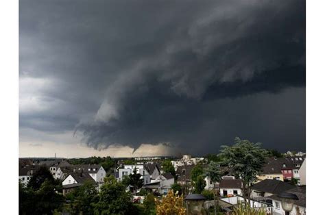 Why are big storms bringing so much more rain? Warming, yes, but also winds