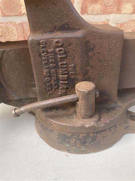 Vintage Columbian 604 Vise for Sale in Lombard, IL - OfferUp