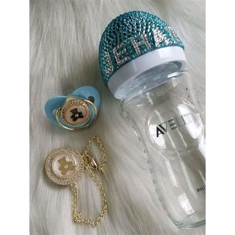 Bling Bottles panosundaki Pin