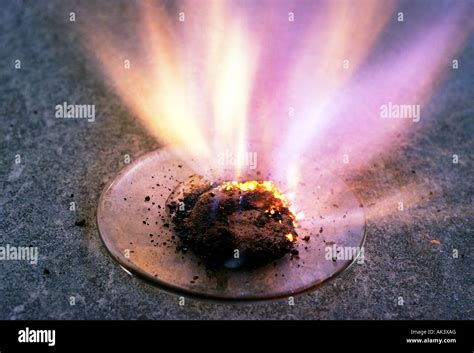 Potassium permanganate hi-res stock photography and images - Alamy