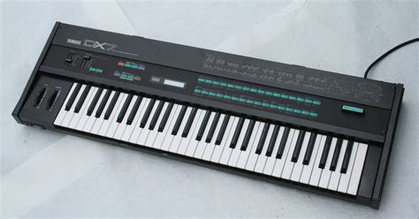 This Video Explains How The Yamaha DX7 Became The Synth Of The ’80s | Telekom Electronic Beats