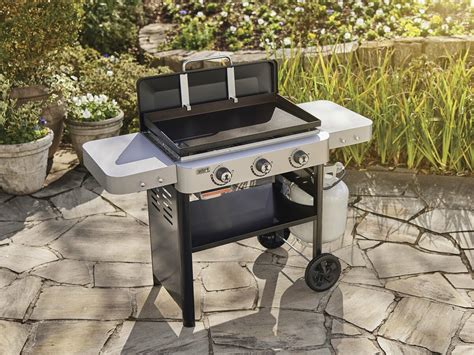 Weber Griddle flat-top grill series offers fast cooking and uniform, edge-to-edge heat » Gadget Flow