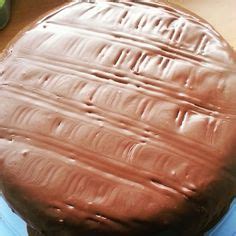 torta tronchatoro rellena de ganache de chocolate venezolano el.mejor del.mundo!! | Cake, Cake stand