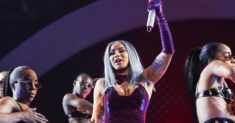 Cardi B en concert lors de la 7ème édition du BET Experience au Centre Staples à Los Angeles, le ...