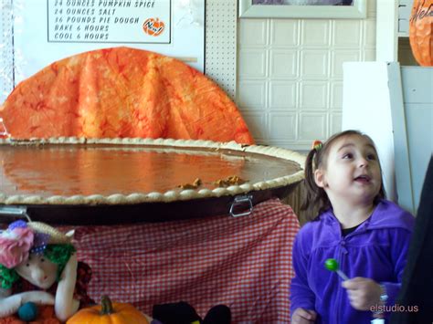 The World's Largest Pumpkin Pie | Baked by Lindsey's Bakery,… | Flickr