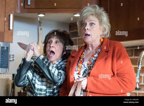 THE MINDY PROJECT, (from left): Rhea Perlman, Jenny O'Hara, 'The ...