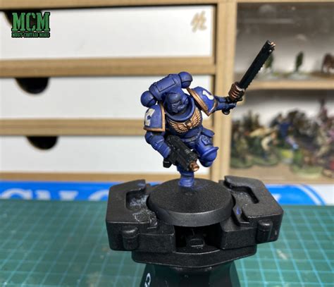 Tutorial & Review - Painting New40K Space Marines - Must Contain Minis