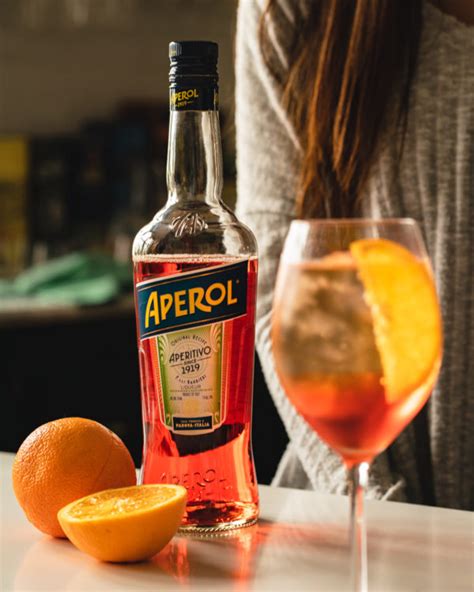 Campari vs. Aperol: Delicious Differences in Taste and Cocktails