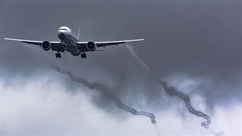 'It can flip you over': Wing shape research could reduce dangerous vortex turbulence