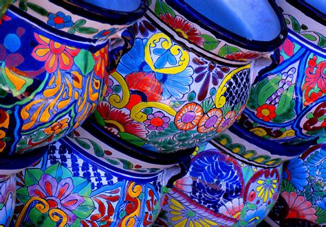 Fichier:Colorful pottery.jpg — Wikipédia
