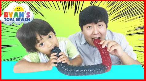 WORLD'S LARGEST GUMMY WORM CHALLENGE Ryan ToysReview - YouTube