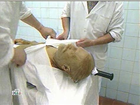 How They Maintain Lenin’s Mummified Corpse Is Bizarre But Totally Fascinating – ViralNova