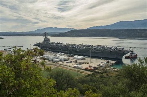 The World’s Largest Aircraft Carrier Arrives in Souda Bay > U.S. Fleet ...